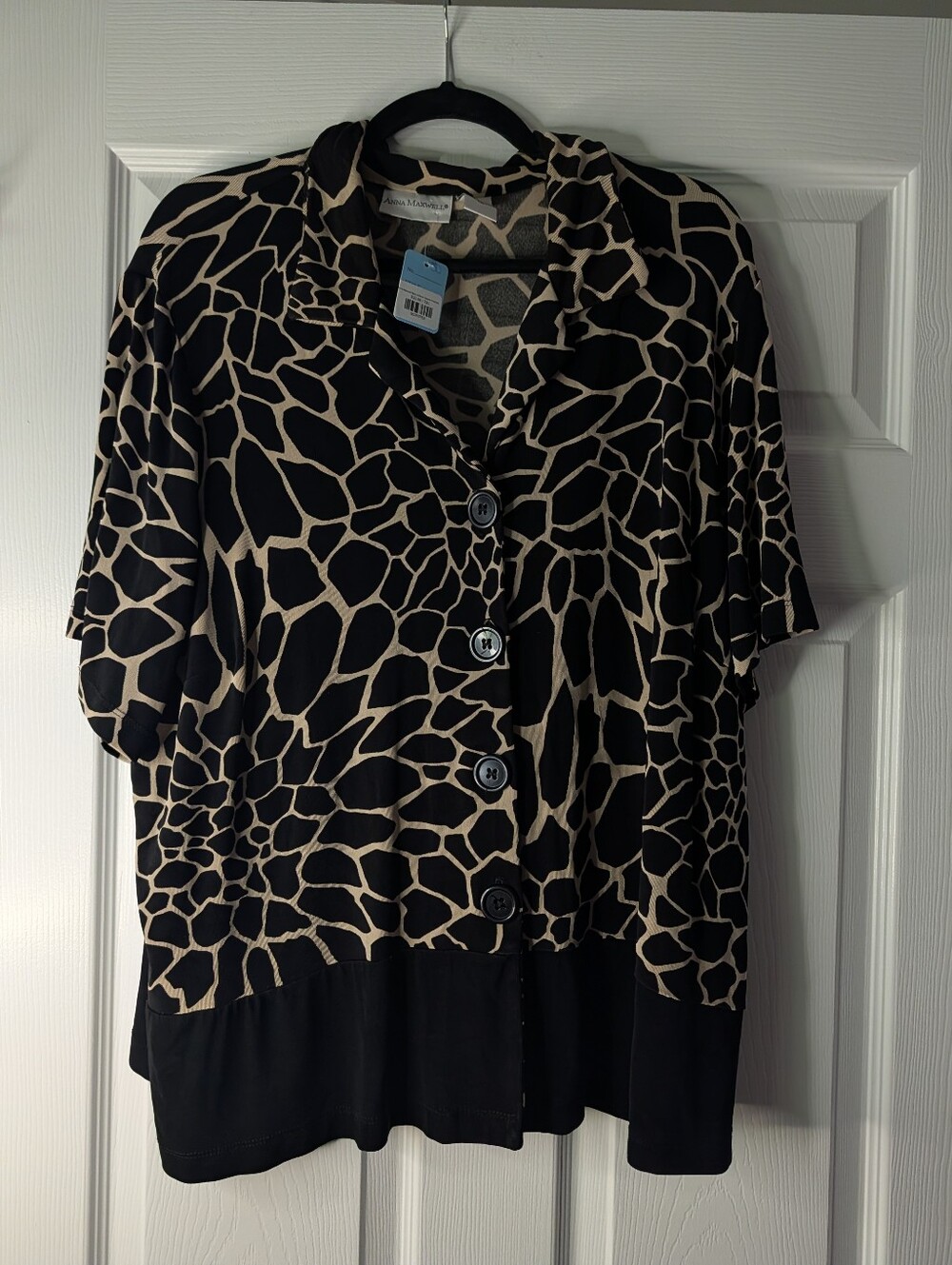 Anna Maxwell Women’s 2X 22/24 Black Tan Giraffe Print Button Front Tunic Top